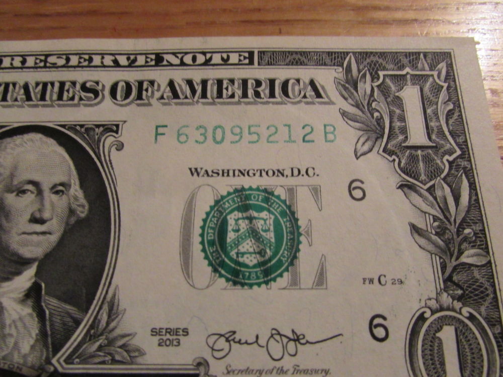 $1-Bill-Serial-Number-Light-Printing-Right-Side